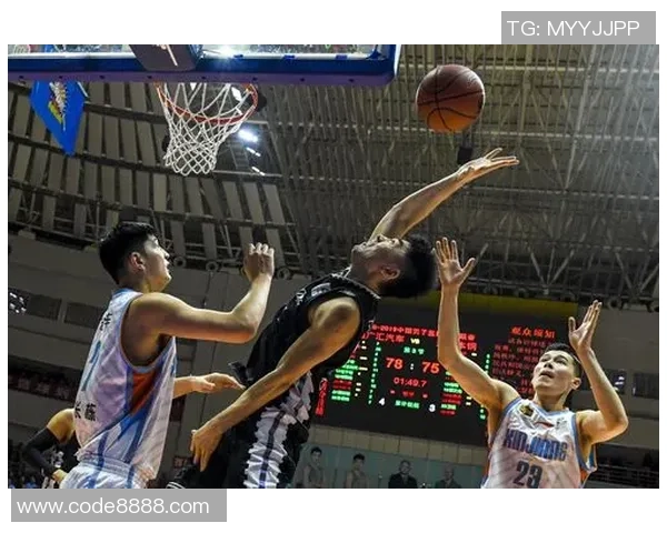 广州篮球队盯防策略分析与比赛表现的得失总结