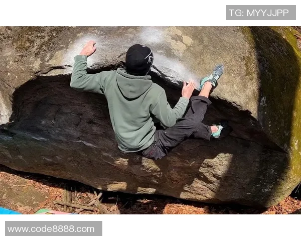 广州攀岩队区域防守策略解析与攀岩热点发展趋势探讨